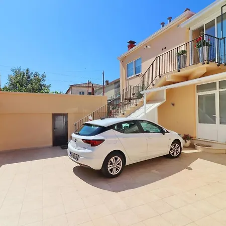 Sunshine Apartment Doda *