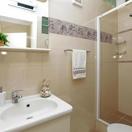 Apartment Sunshine Apartment Doda