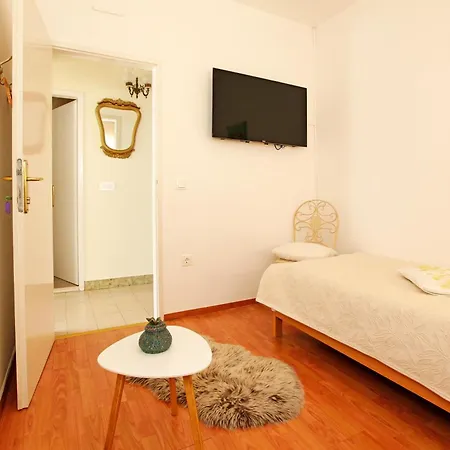 Apartment Sunshine Apartment Doda